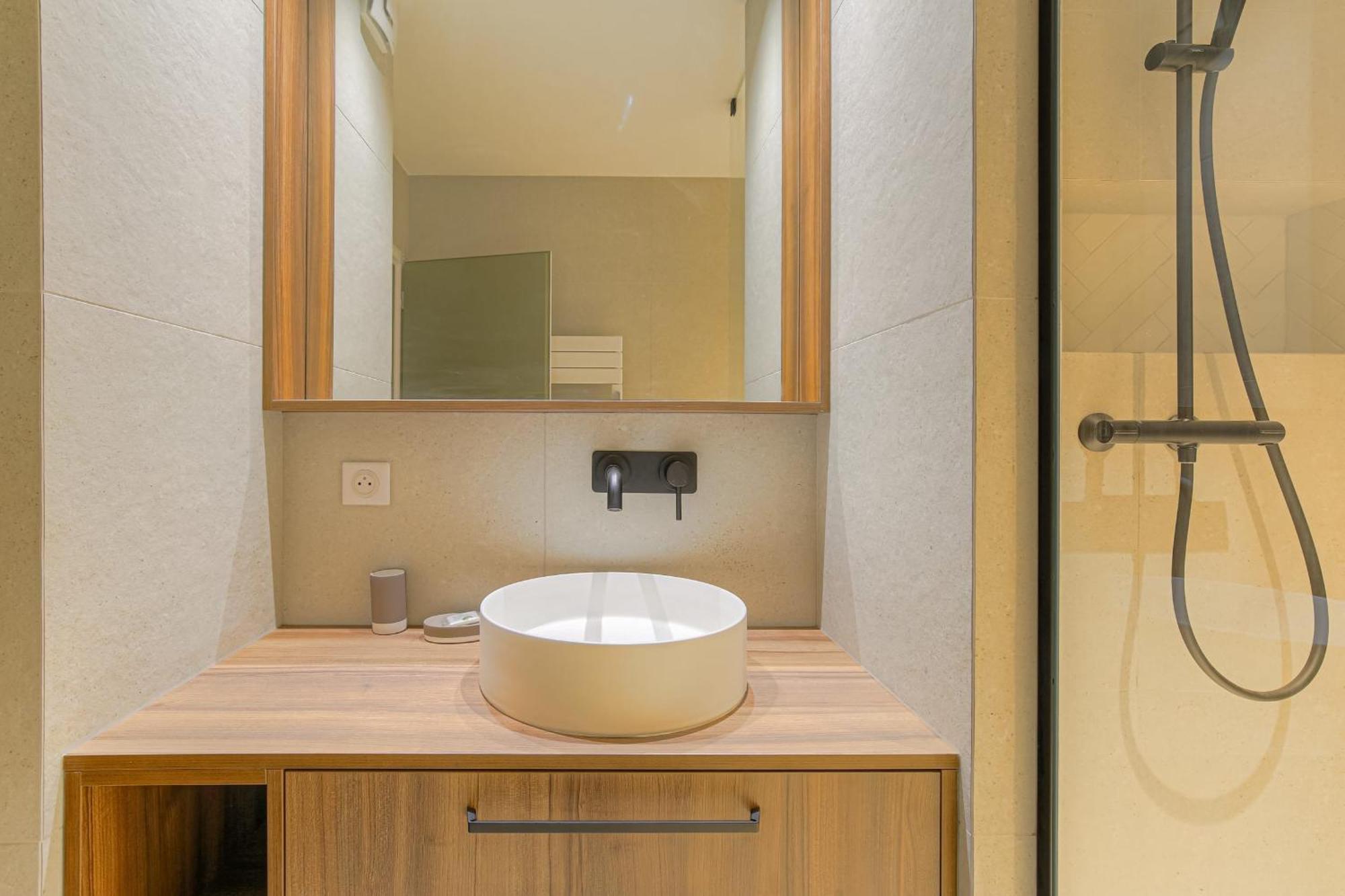 Luxe Et Design Avec Parking Gratuit Apartment Lyon Bagian luar foto